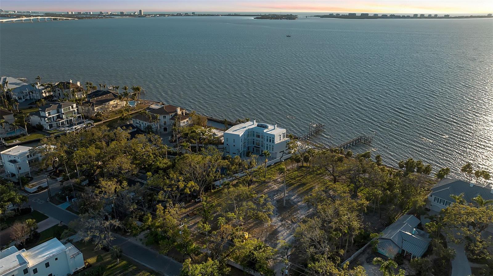 2046 ALAMEDA AVE, SARASOTA, FL, 34234