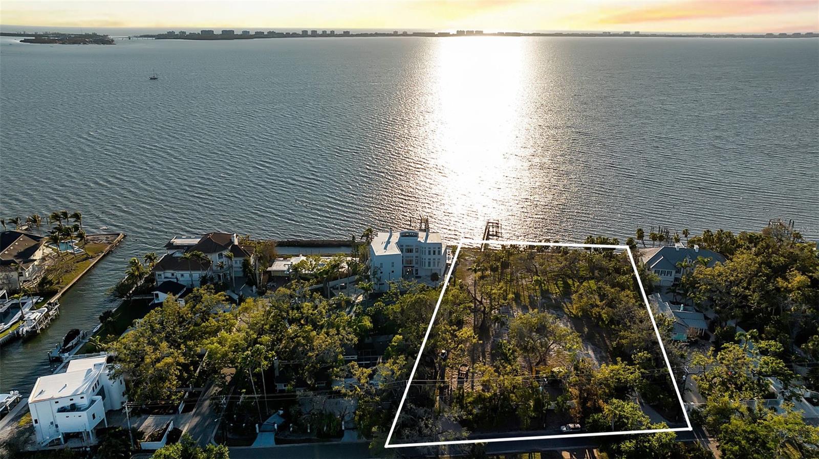 2046 ALAMEDA AVE, SARASOTA, FL, 34234