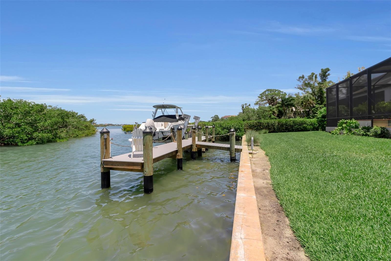 612 LAUREL RD W, NOKOMIS, FL, 34275