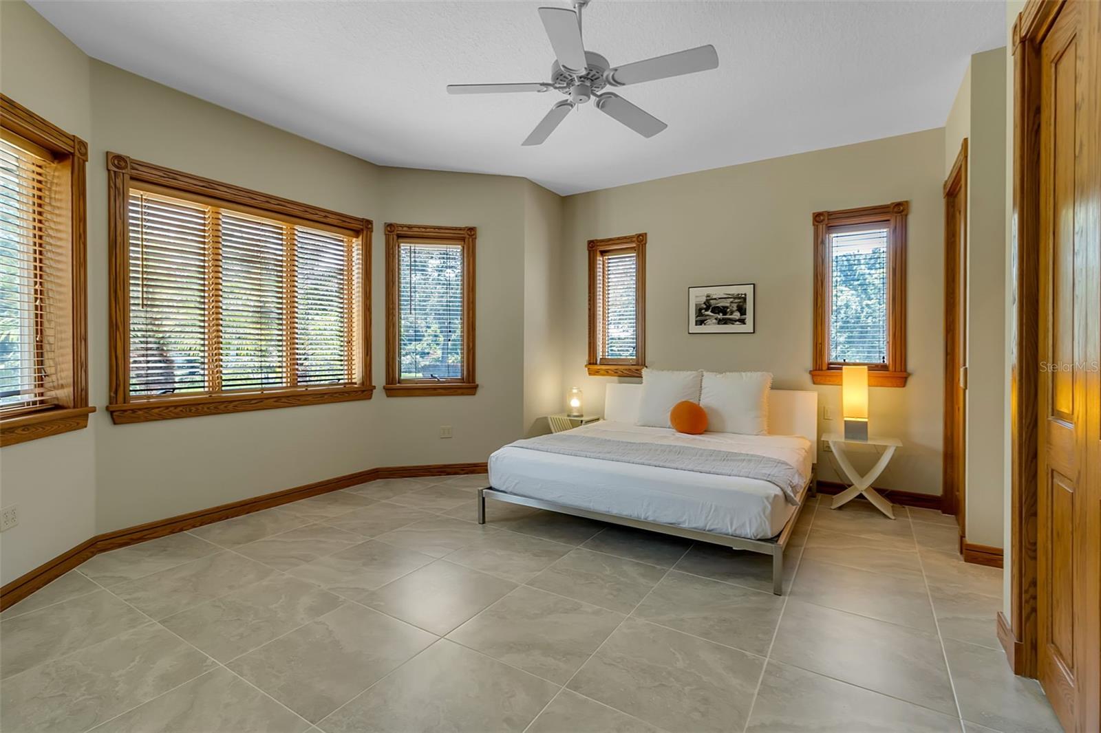 612 LAUREL RD W, NOKOMIS, FL, 34275