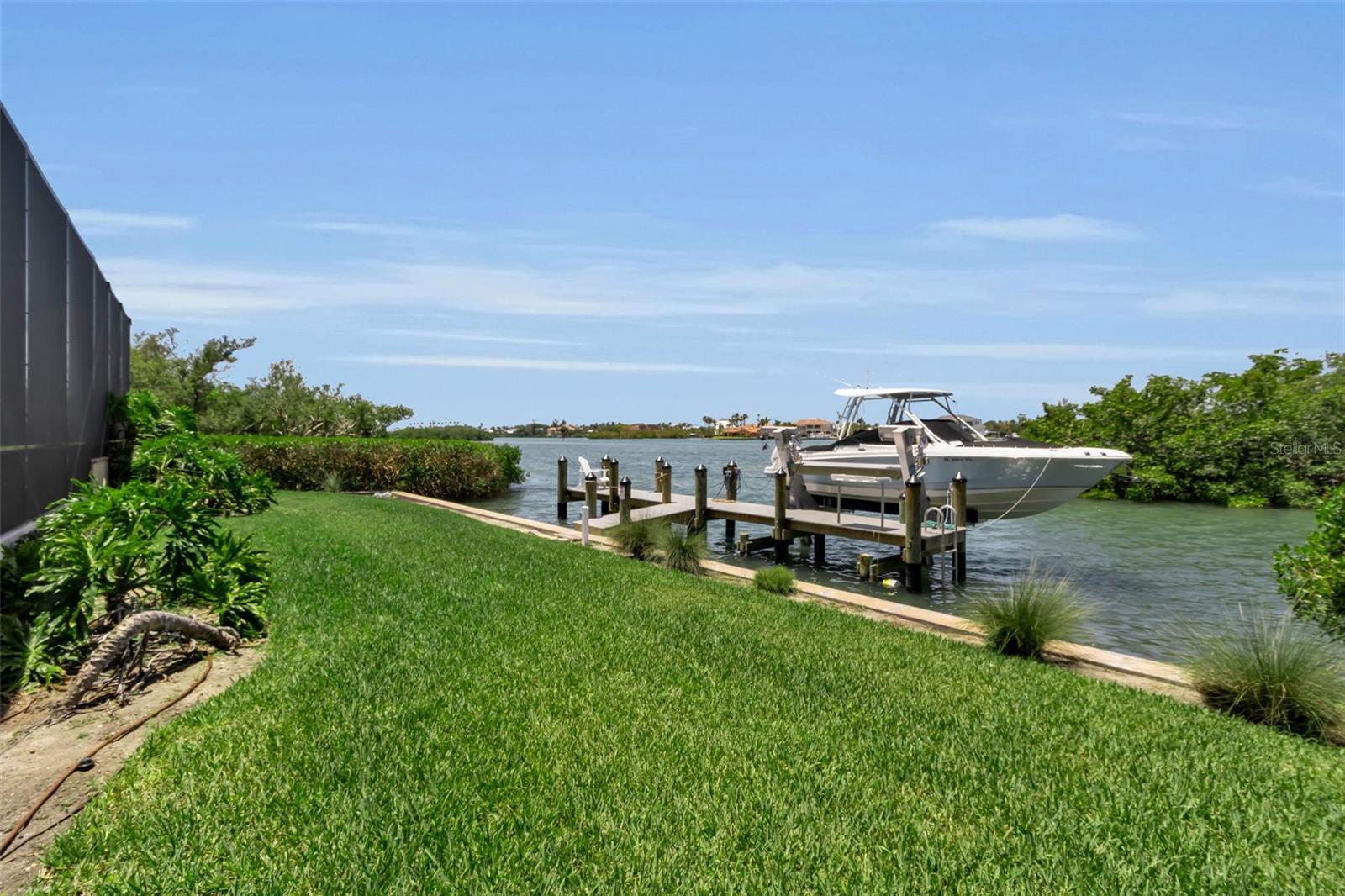 612 LAUREL RD W, NOKOMIS, FL, 34275