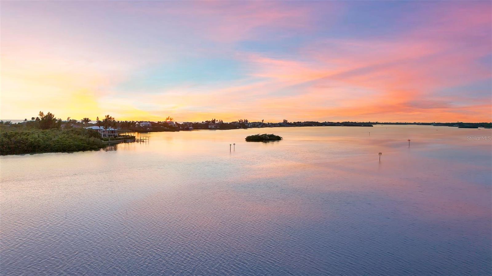 612 LAUREL RD W, NOKOMIS, FL, 34275