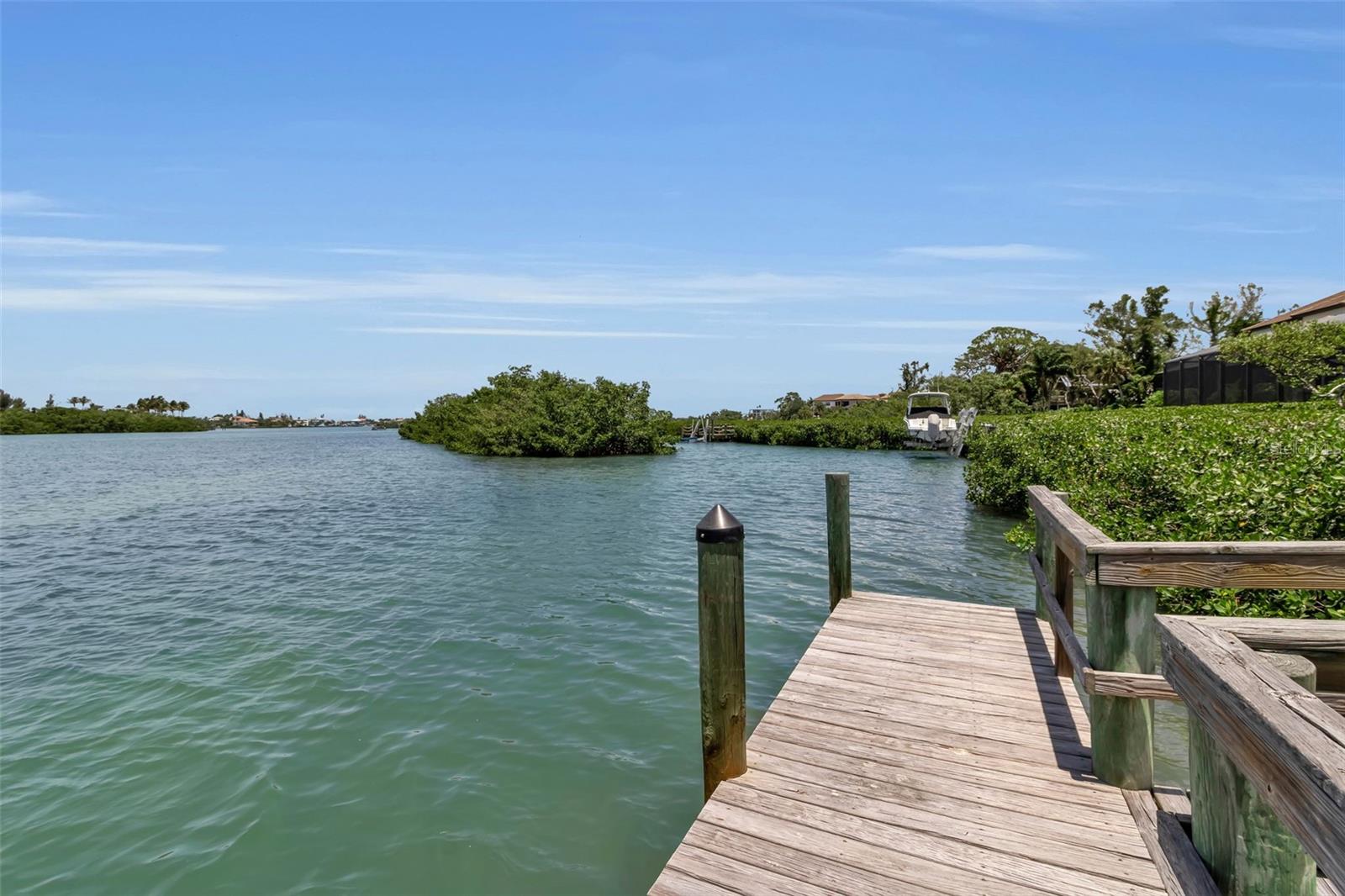 612 LAUREL RD W, NOKOMIS, FL, 34275