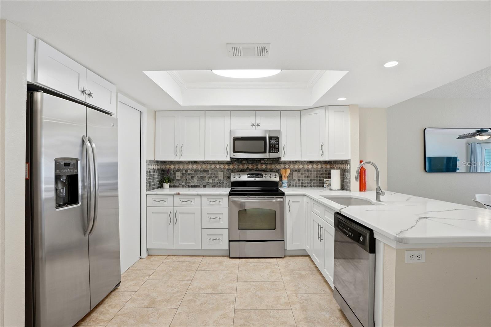 900 HARBOUR HOUSE DR, INDIAN ROCKS BEACH, FL, 33785