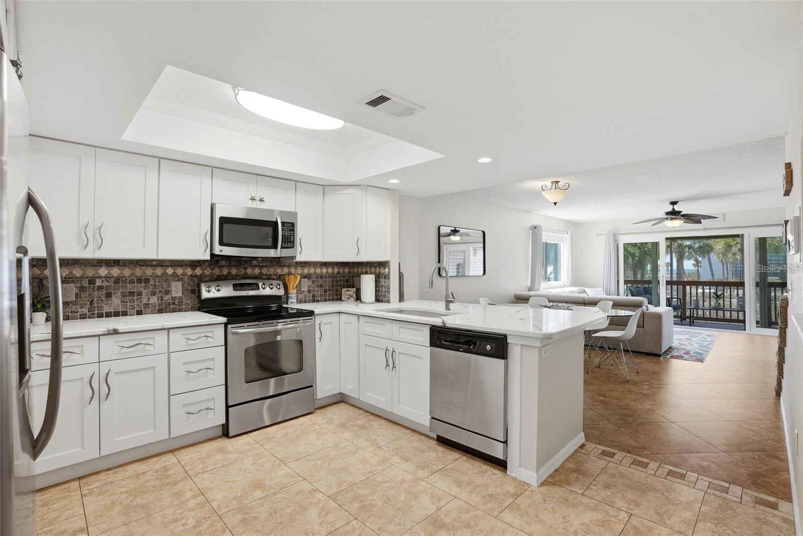 900 HARBOUR HOUSE DR, INDIAN ROCKS BEACH, FL, 33785