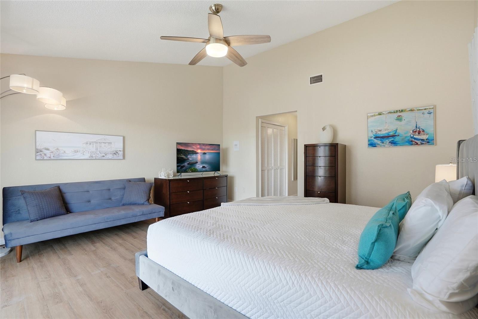 900 HARBOUR HOUSE DR, INDIAN ROCKS BEACH, FL, 33785