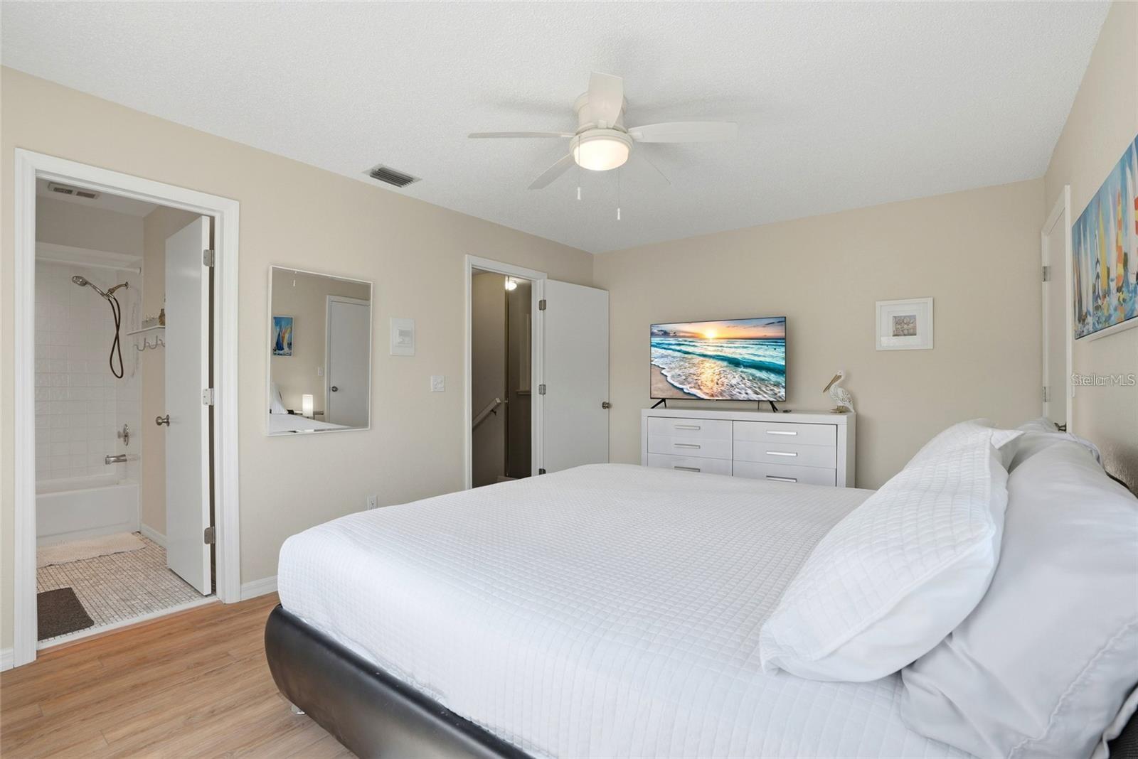 900 HARBOUR HOUSE DR, INDIAN ROCKS BEACH, FL, 33785
