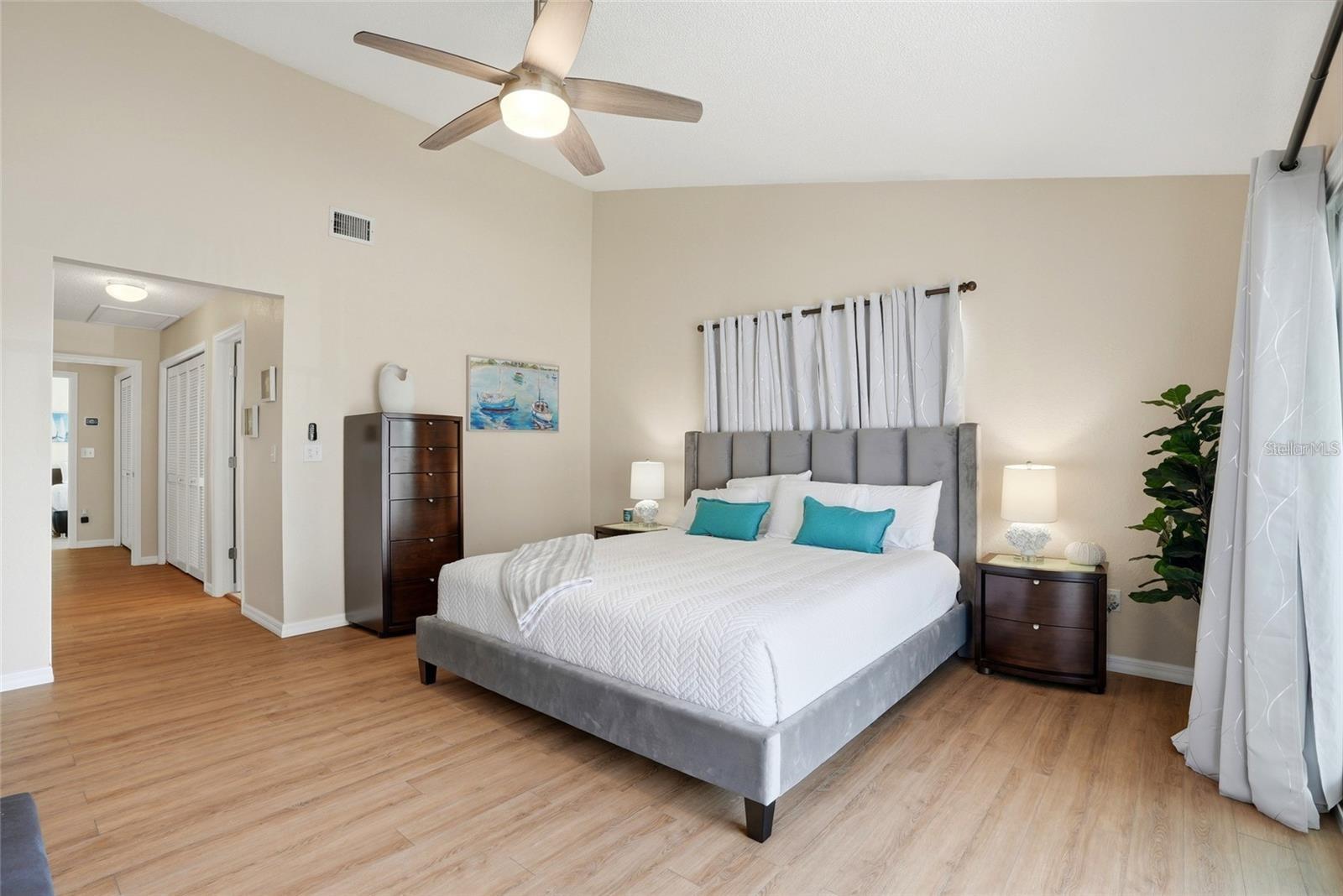 900 HARBOUR HOUSE DR, INDIAN ROCKS BEACH, FL, 33785