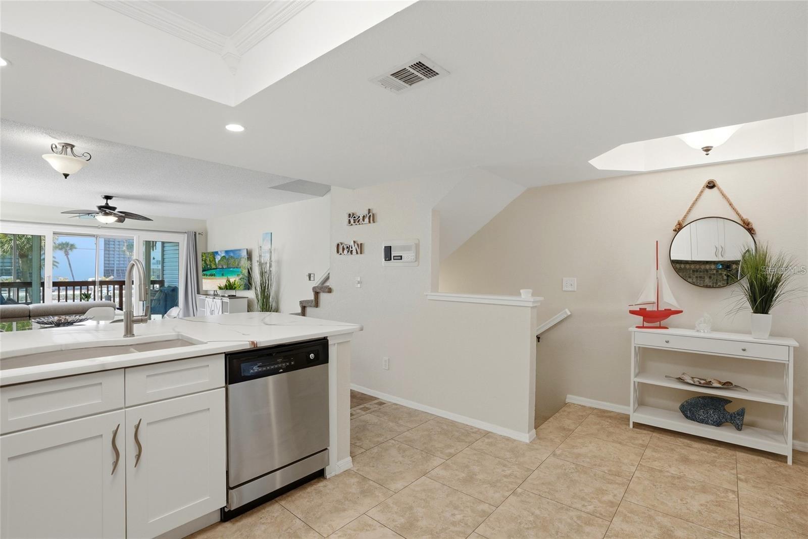900 HARBOUR HOUSE DR, INDIAN ROCKS BEACH, FL, 33785