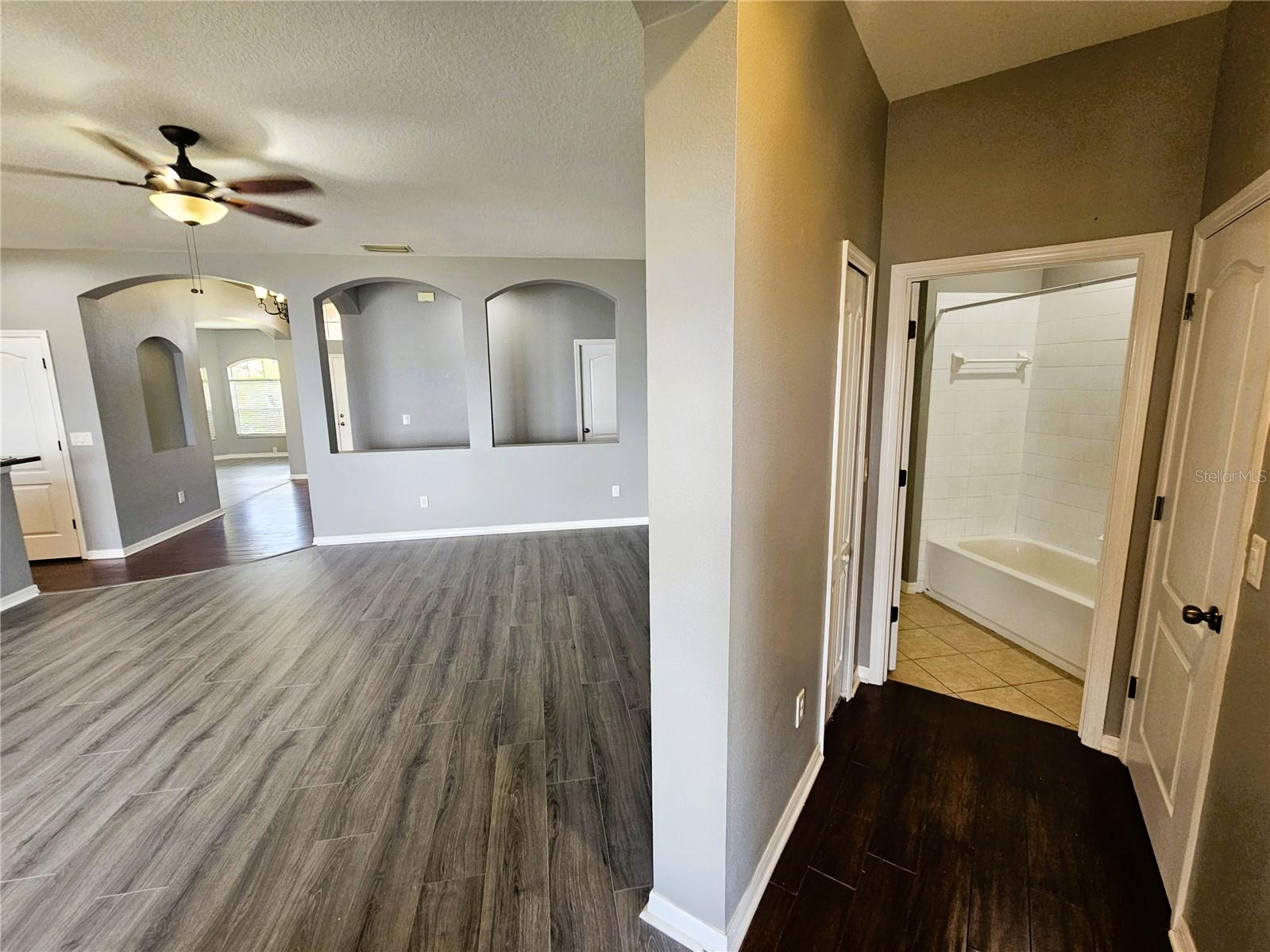 1824 MIRA LAGO CIR, RUSKIN, FL, 33570
