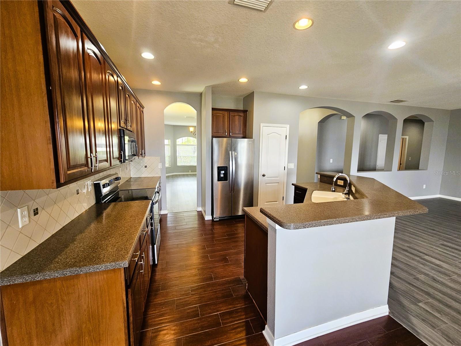 1824 MIRA LAGO CIR, RUSKIN, FL, 33570