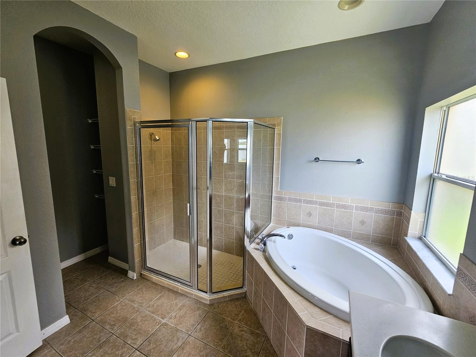 1824 MIRA LAGO CIR, RUSKIN, FL, 33570