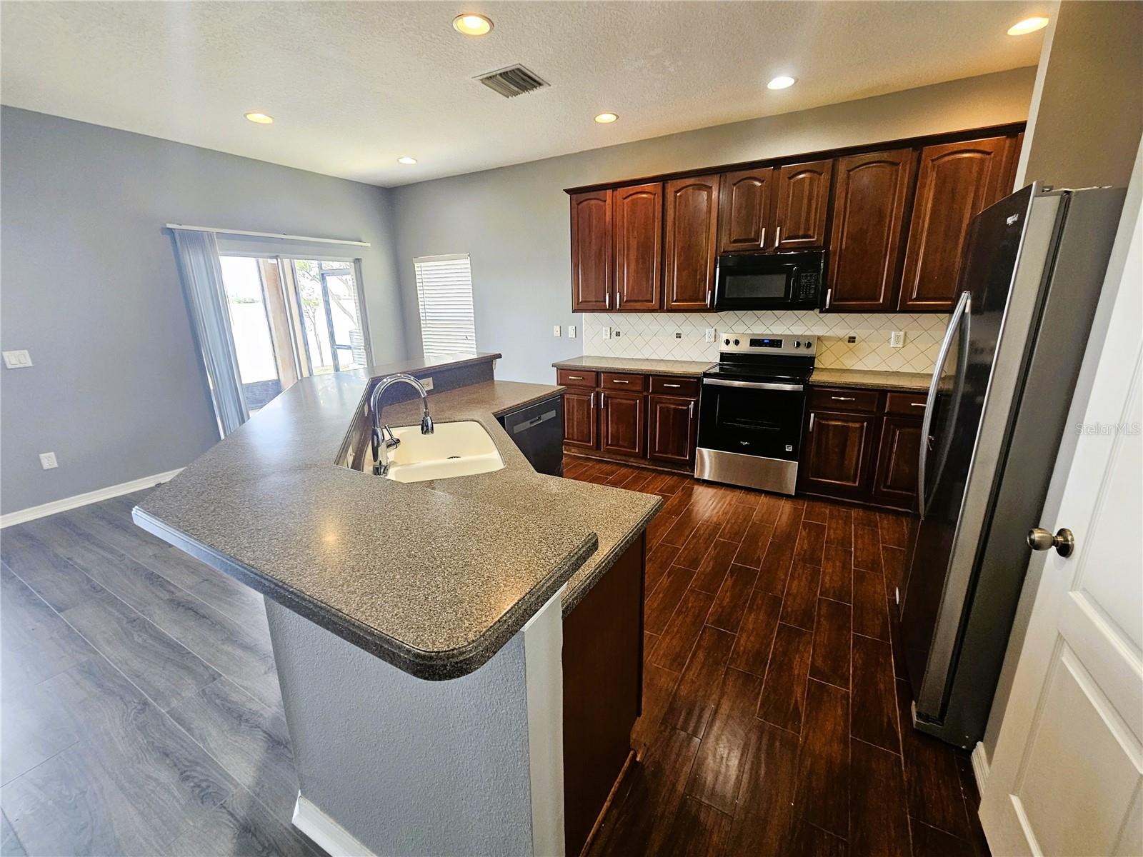 1824 MIRA LAGO CIR, RUSKIN, FL, 33570