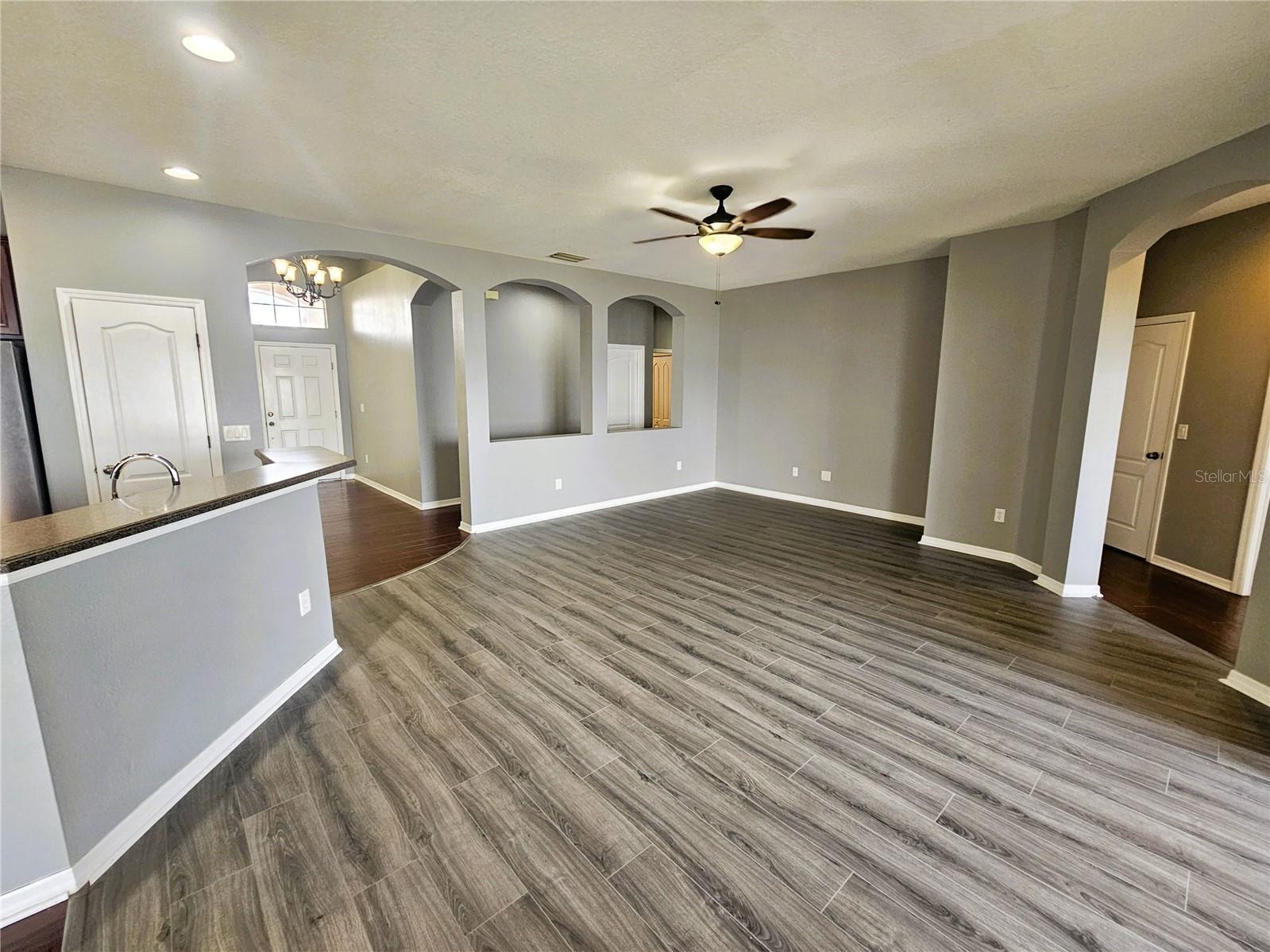 1824 MIRA LAGO CIR, RUSKIN, FL, 33570