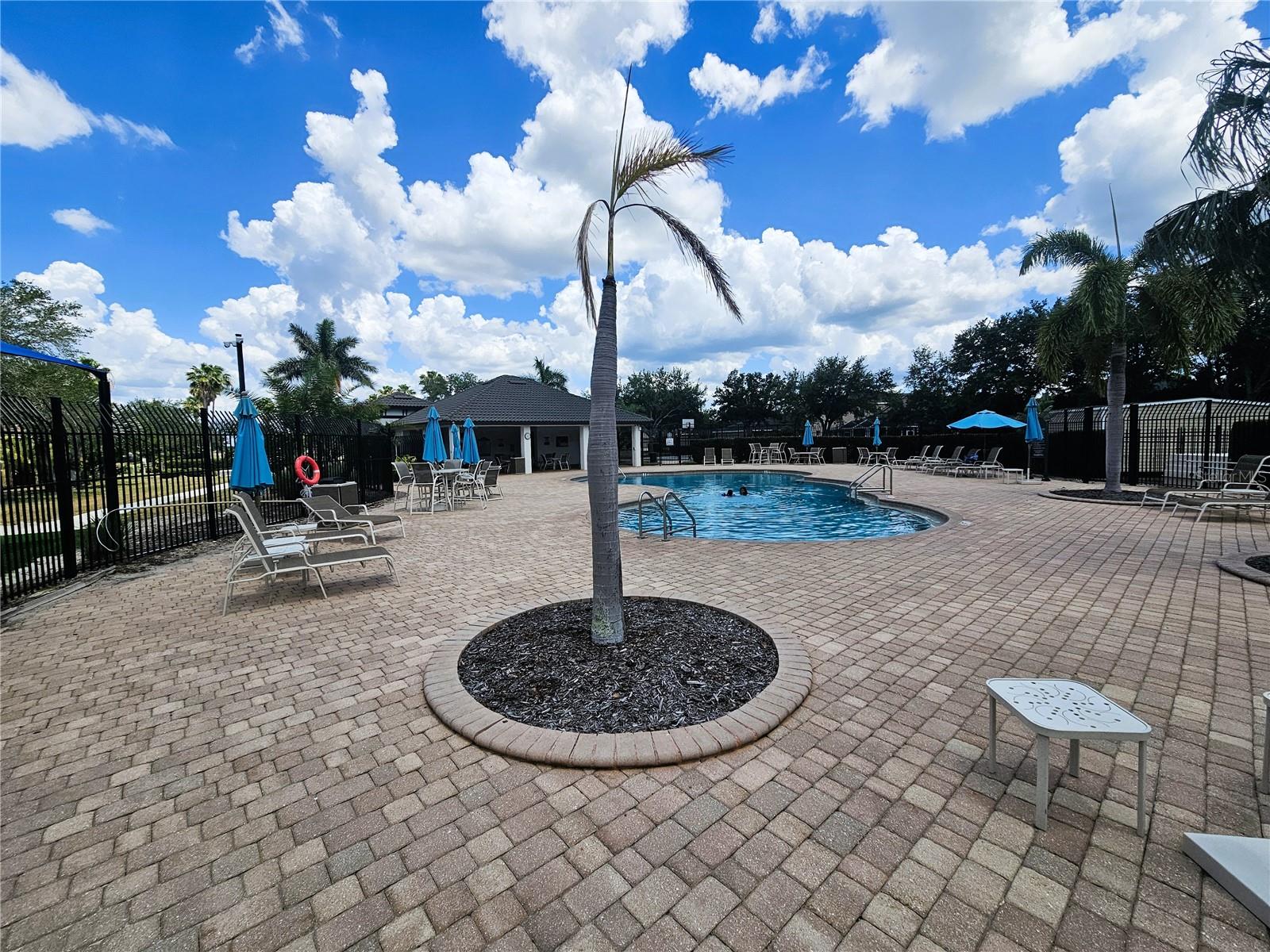 1824 MIRA LAGO CIR, RUSKIN, FL, 33570