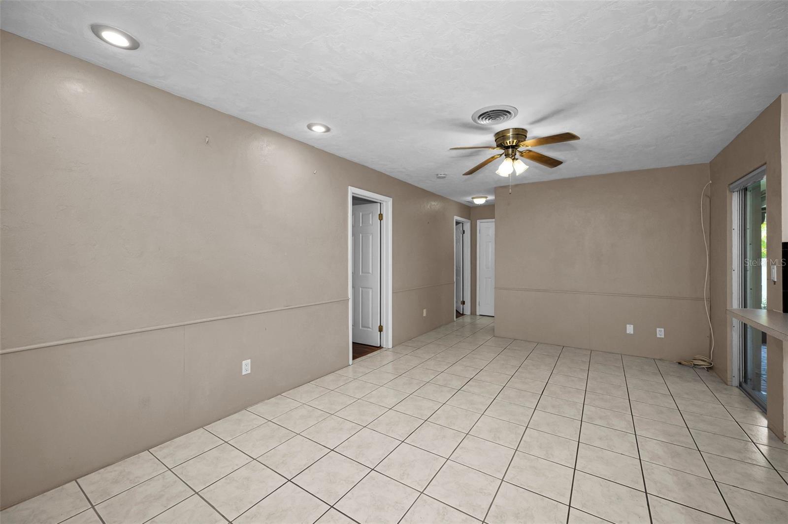 9083 BRIARWOOD DR, SEMINOLE, FL, 33772