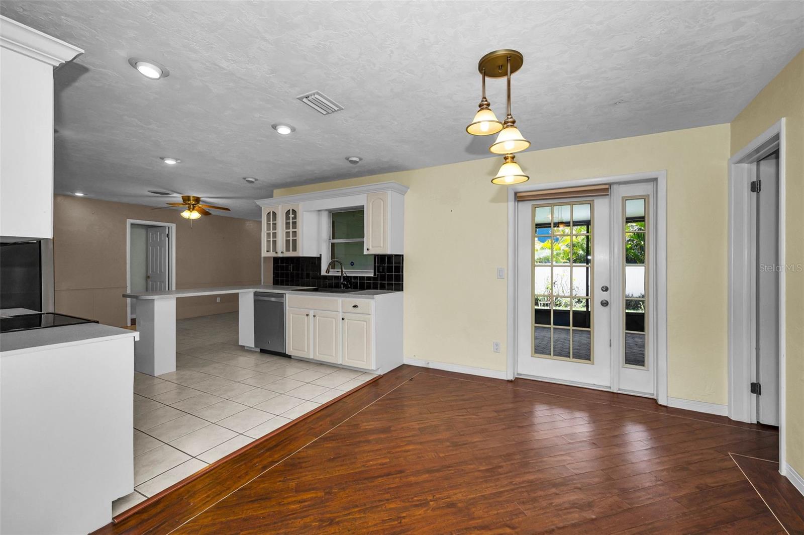 9083 BRIARWOOD DR, SEMINOLE, FL, 33772