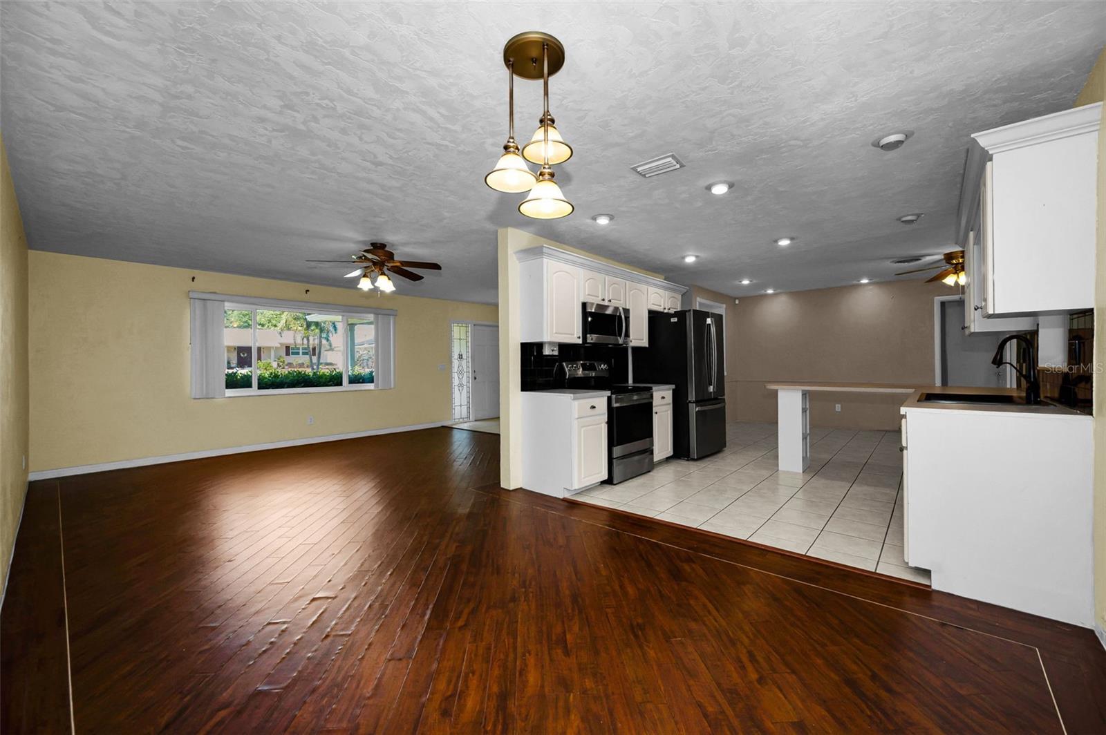 9083 BRIARWOOD DR, SEMINOLE, FL, 33772