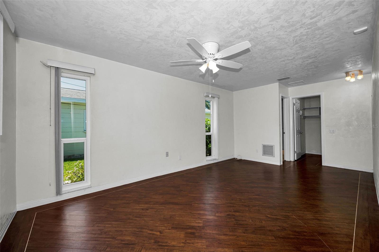 9083 BRIARWOOD DR, SEMINOLE, FL, 33772