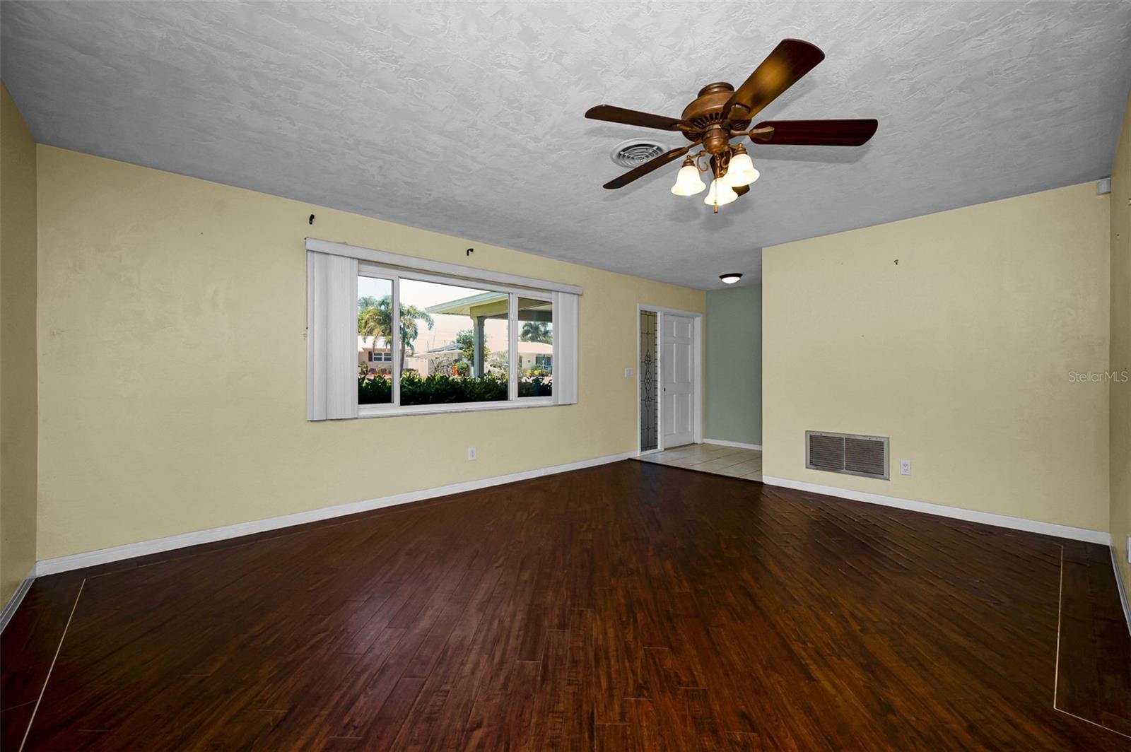 9083 BRIARWOOD DR, SEMINOLE, FL, 33772