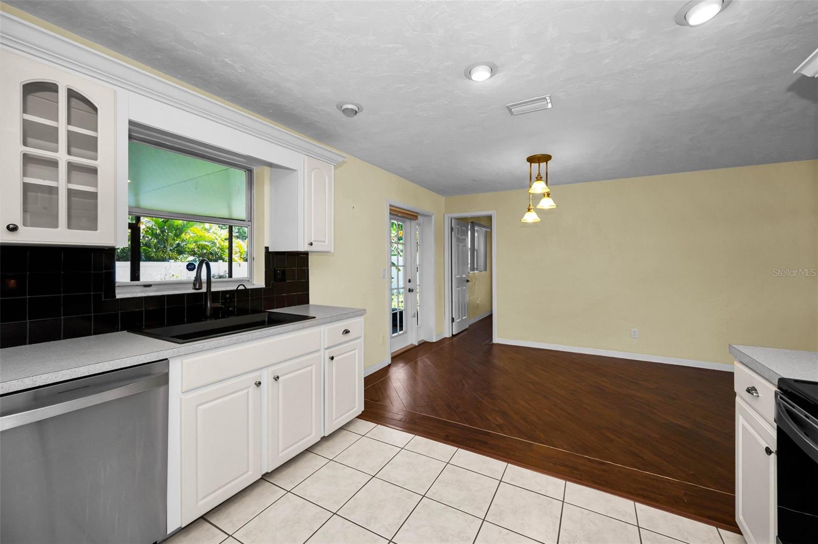 9083 BRIARWOOD DR, SEMINOLE, FL, 33772