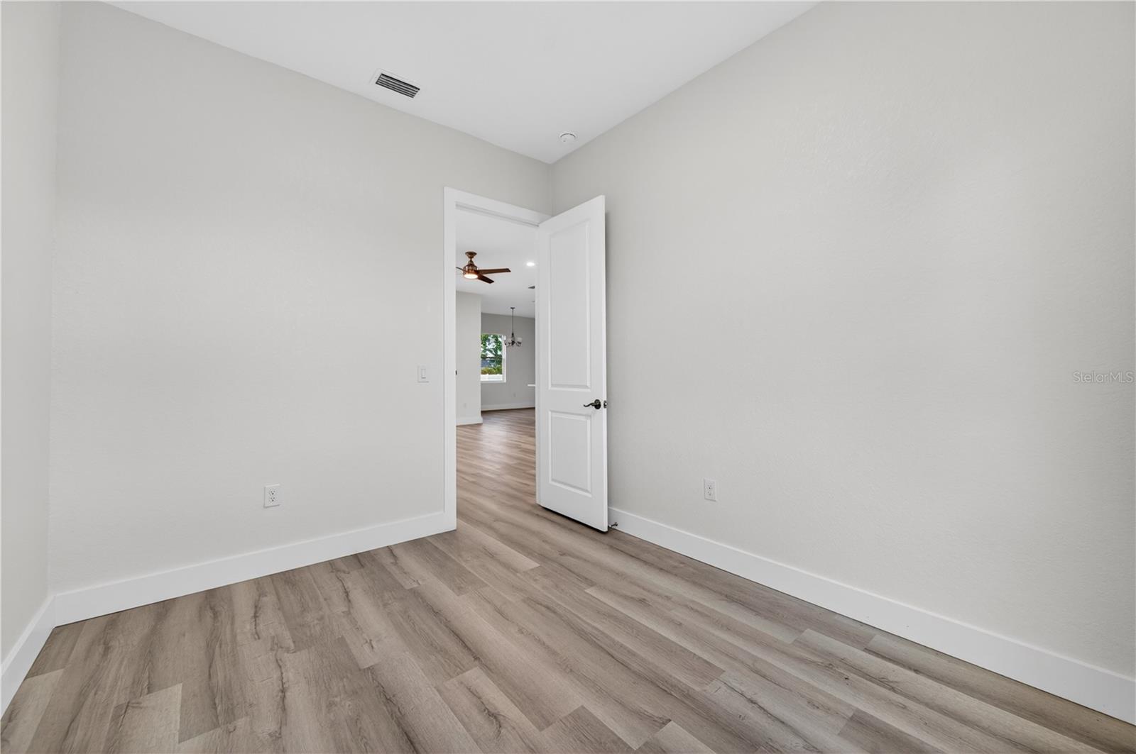 12462 DEEPWOODS AVE, PORT CHARLOTTE, FL, 33981