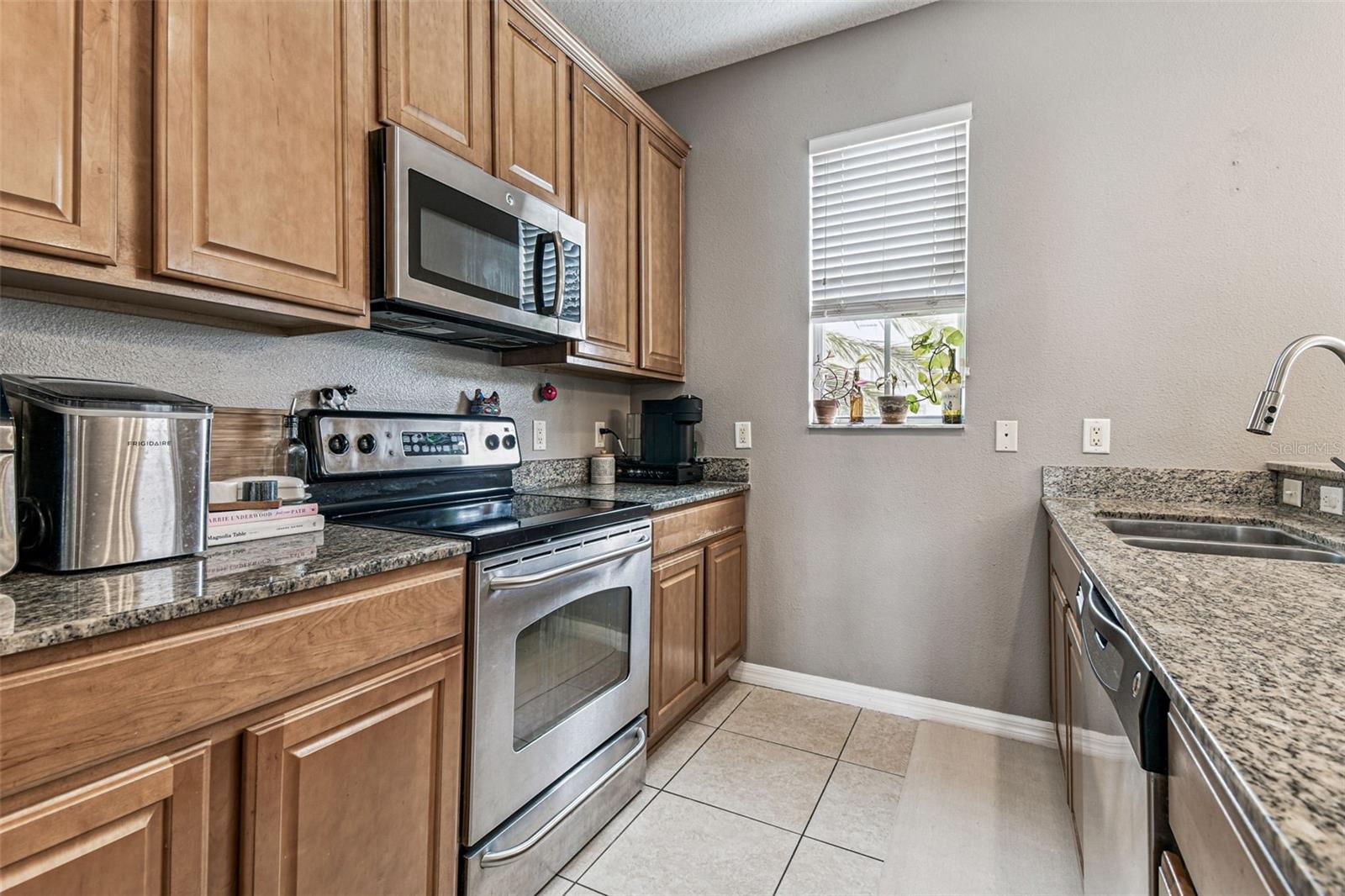 2503 MIDDLETON GROVE DR, BRANDON, FL, 33511