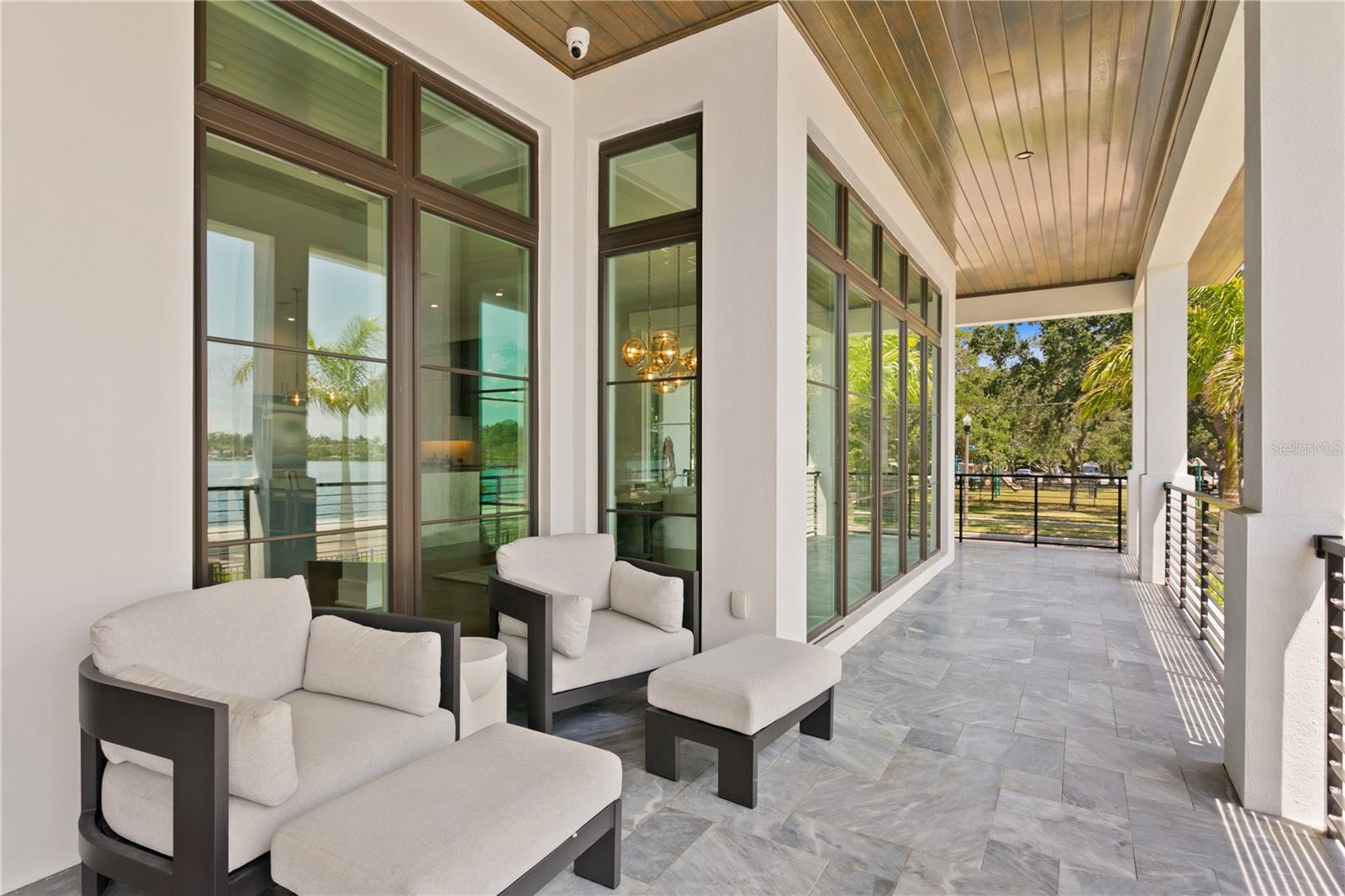 2926 COFFEE POT BLVD NE, ST PETERSBURG, FL, 33704