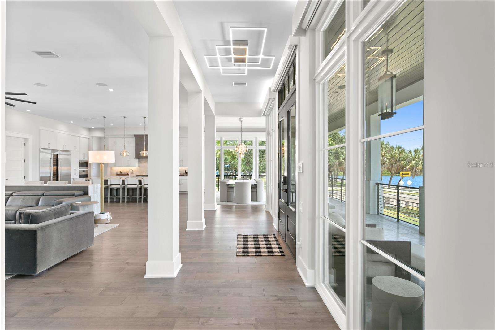 2926 COFFEE POT BLVD NE, ST PETERSBURG, FL, 33704