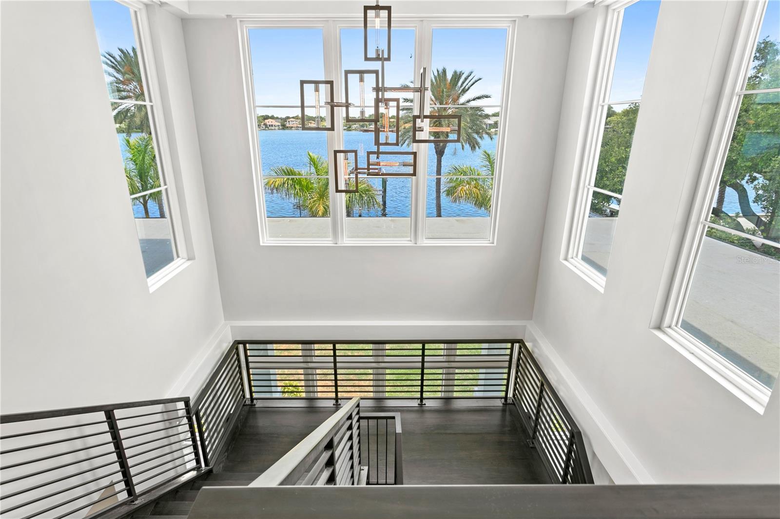 2926 COFFEE POT BLVD NE, ST PETERSBURG, FL, 33704
