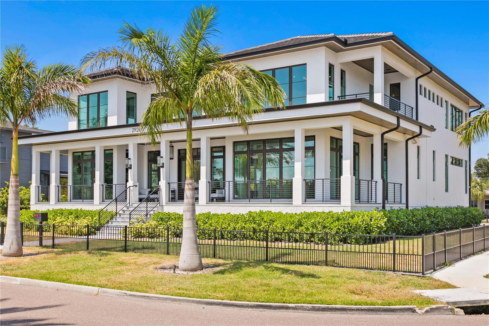 2926 COFFEE POT BLVD NE, ST PETERSBURG, FL, 33704