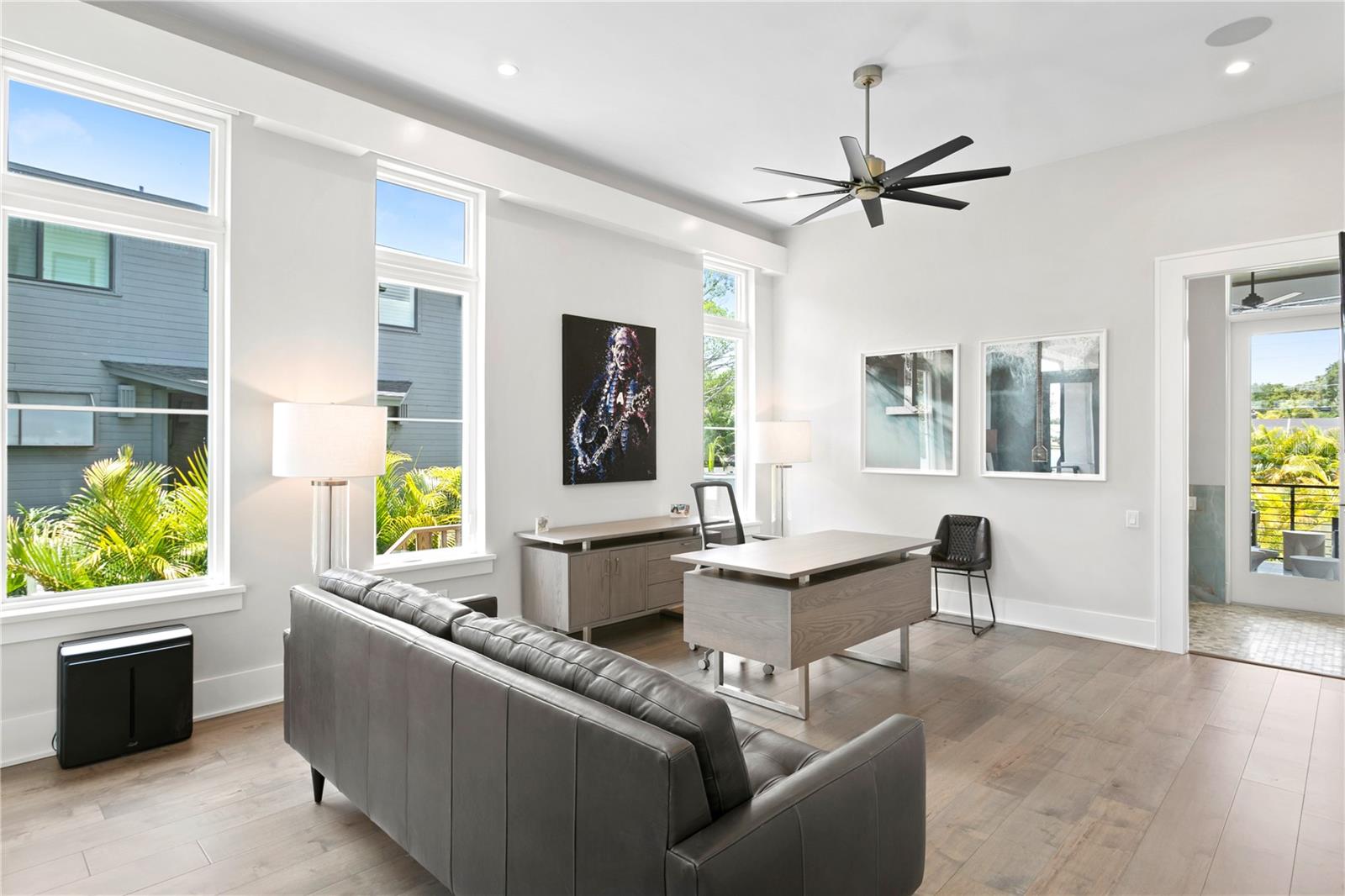 2926 COFFEE POT BLVD NE, ST PETERSBURG, FL, 33704