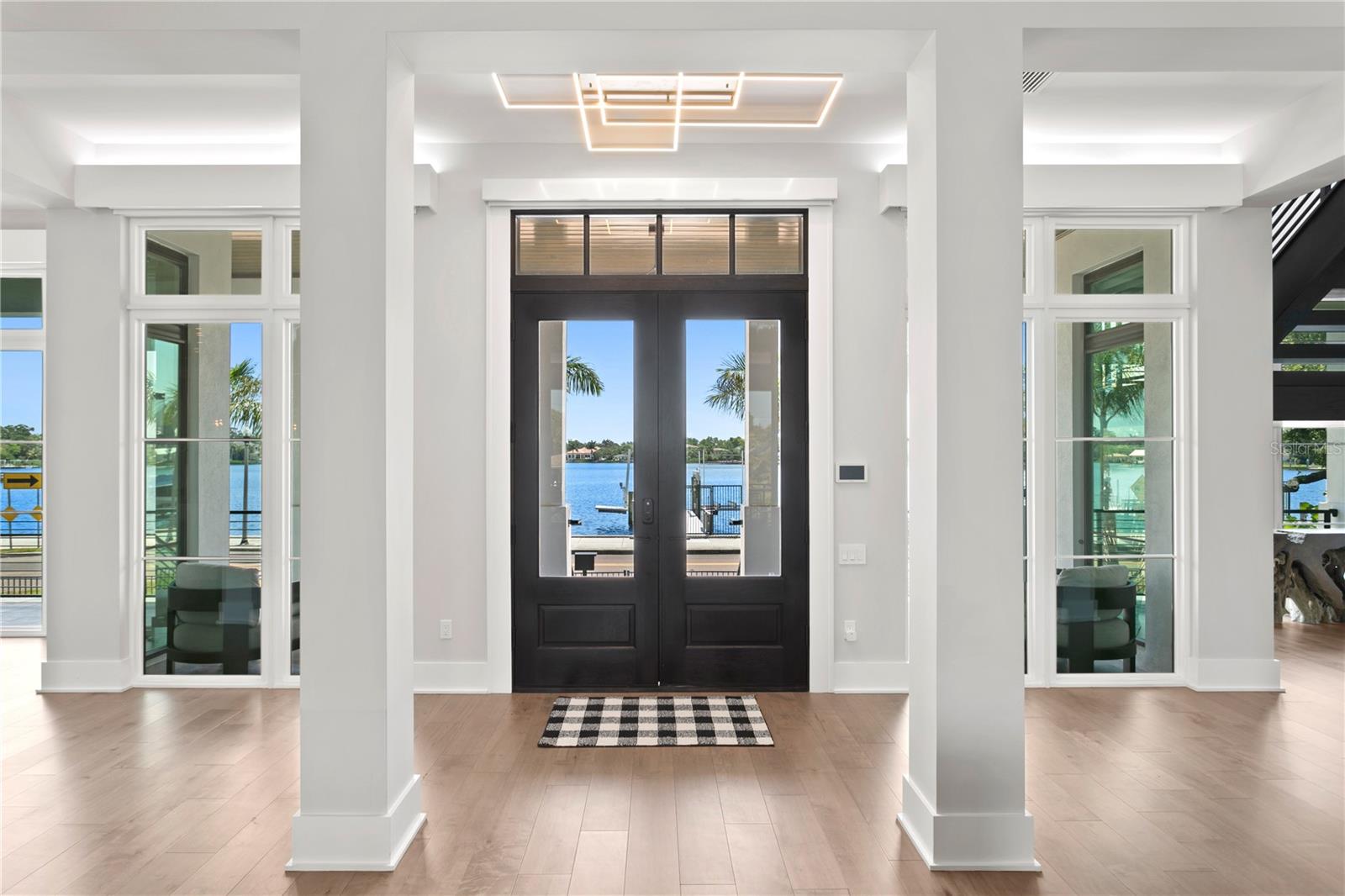 2926 COFFEE POT BLVD NE, ST PETERSBURG, FL, 33704