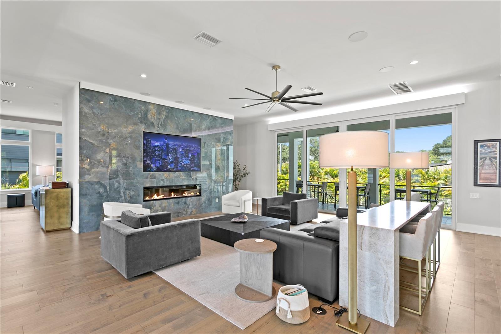 2926 COFFEE POT BLVD NE, ST PETERSBURG, FL, 33704