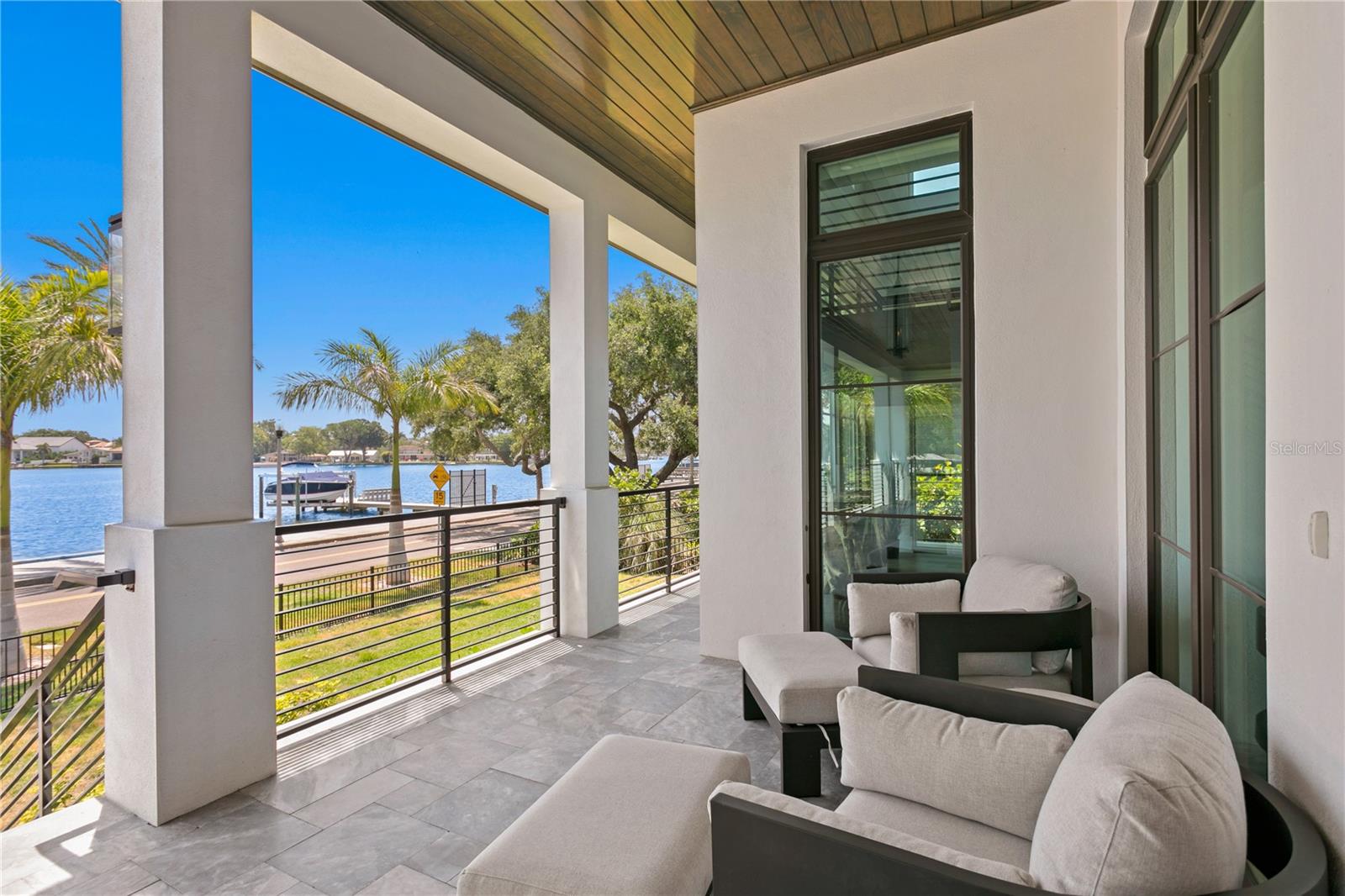 2926 COFFEE POT BLVD NE, ST PETERSBURG, FL, 33704