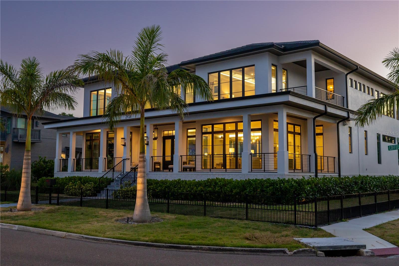 2926 COFFEE POT BLVD NE, ST PETERSBURG, FL, 33704