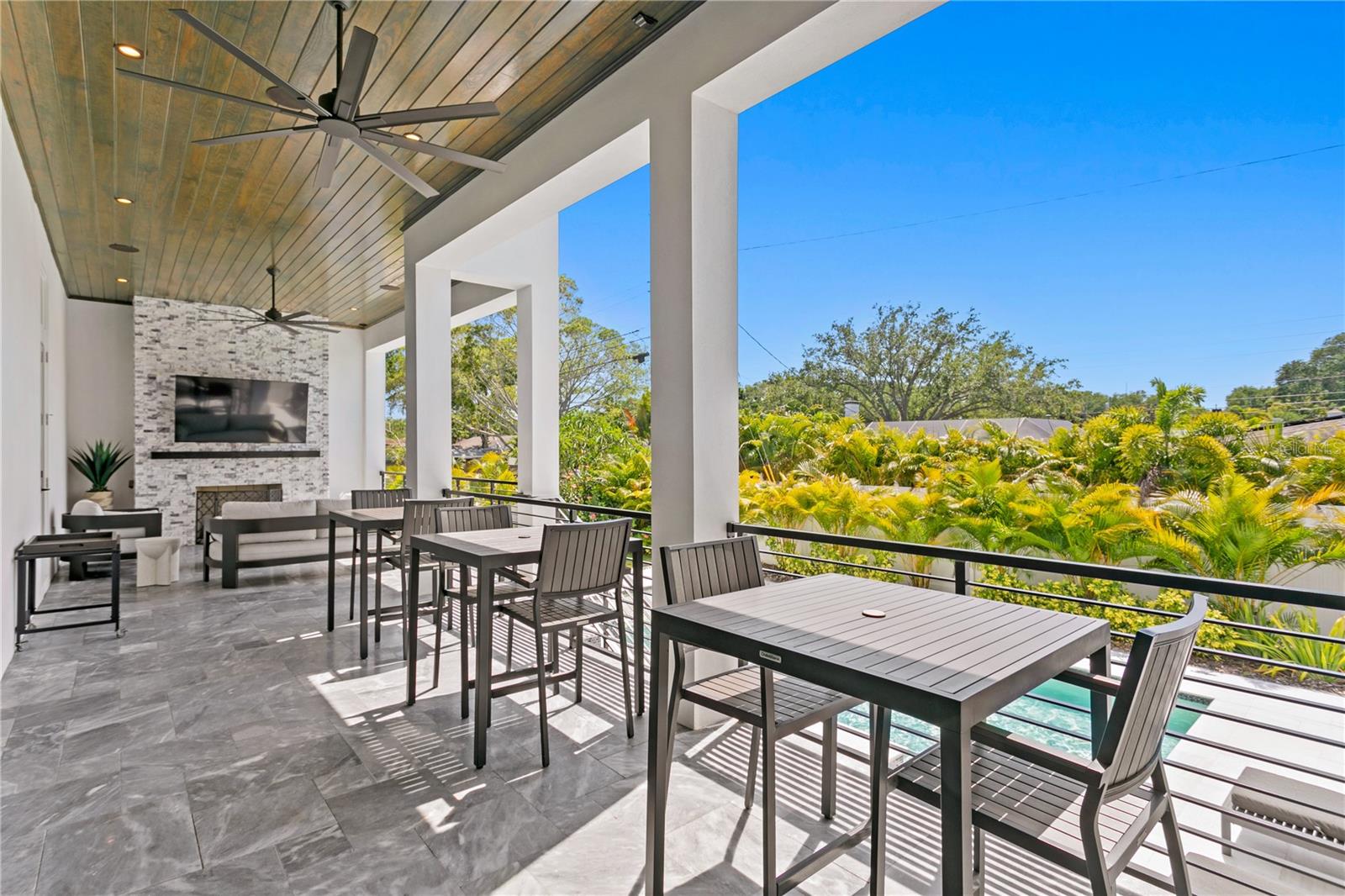 2926 COFFEE POT BLVD NE, ST PETERSBURG, FL, 33704