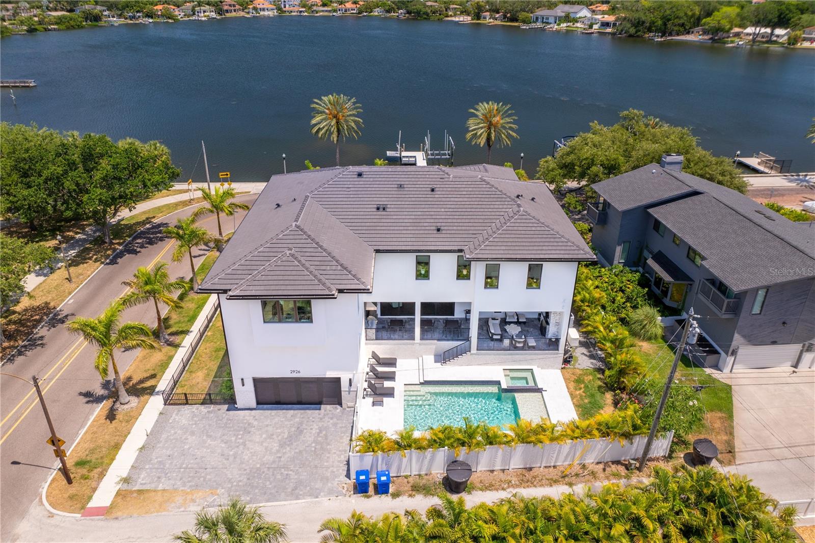 2926 COFFEE POT BLVD NE, ST PETERSBURG, FL, 33704