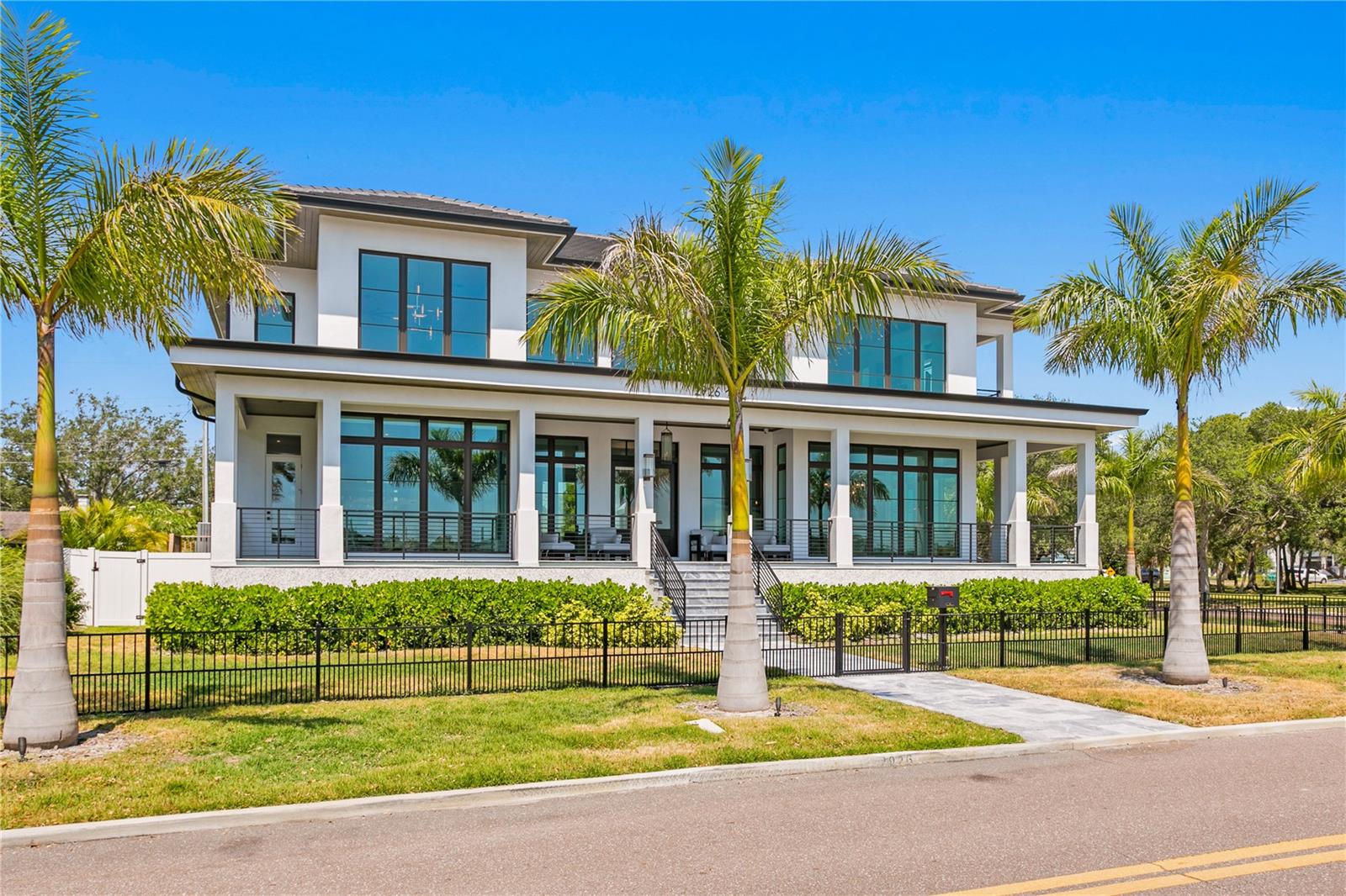 2926 COFFEE POT BLVD NE, ST PETERSBURG, FL, 33704
