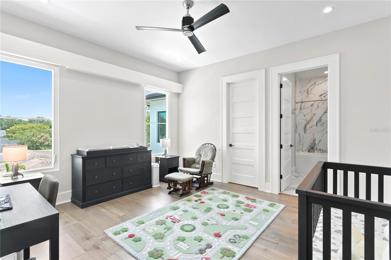 2926 COFFEE POT BLVD NE, ST PETERSBURG, FL, 33704