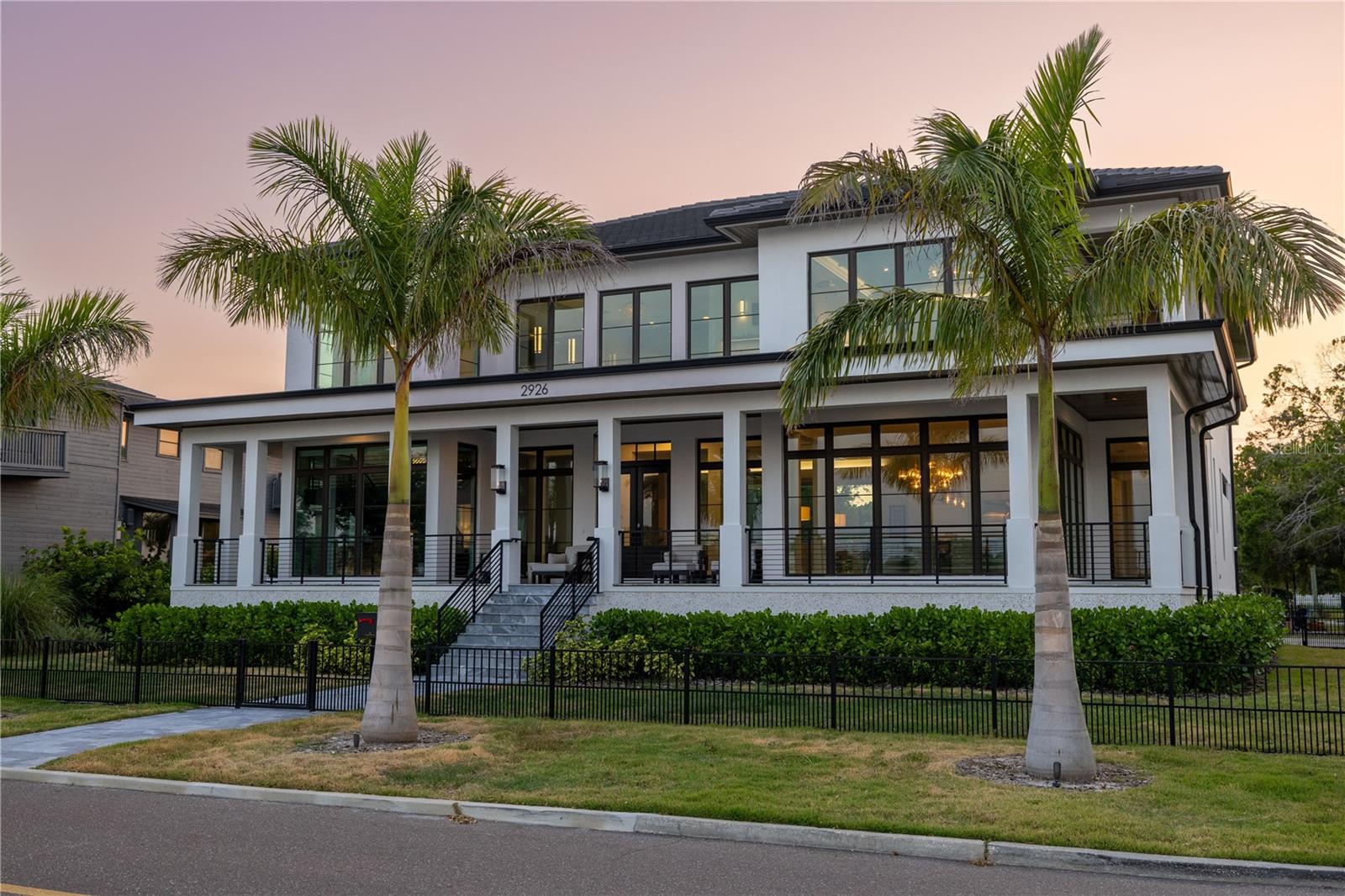 2926 COFFEE POT BLVD NE, ST PETERSBURG, FL, 33704