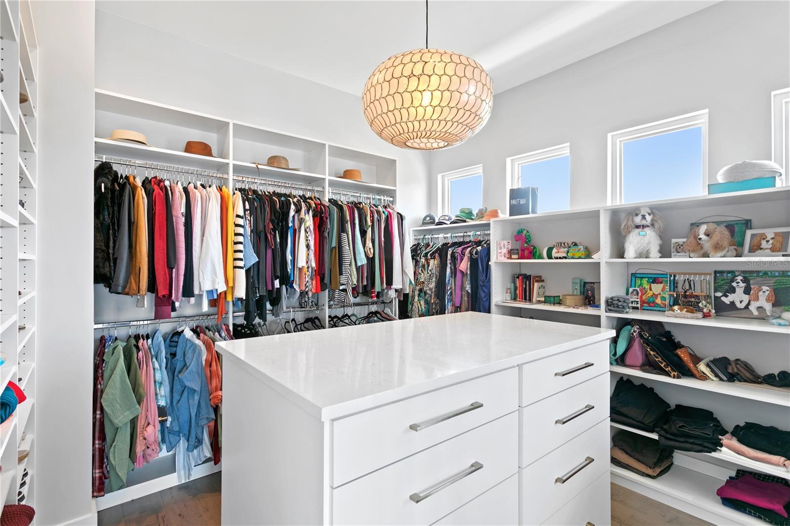 2926 COFFEE POT BLVD NE, ST PETERSBURG, FL, 33704