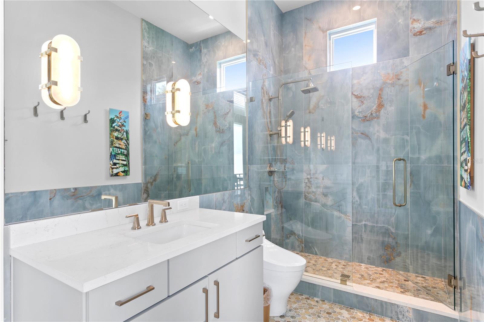 2926 COFFEE POT BLVD NE, ST PETERSBURG, FL, 33704