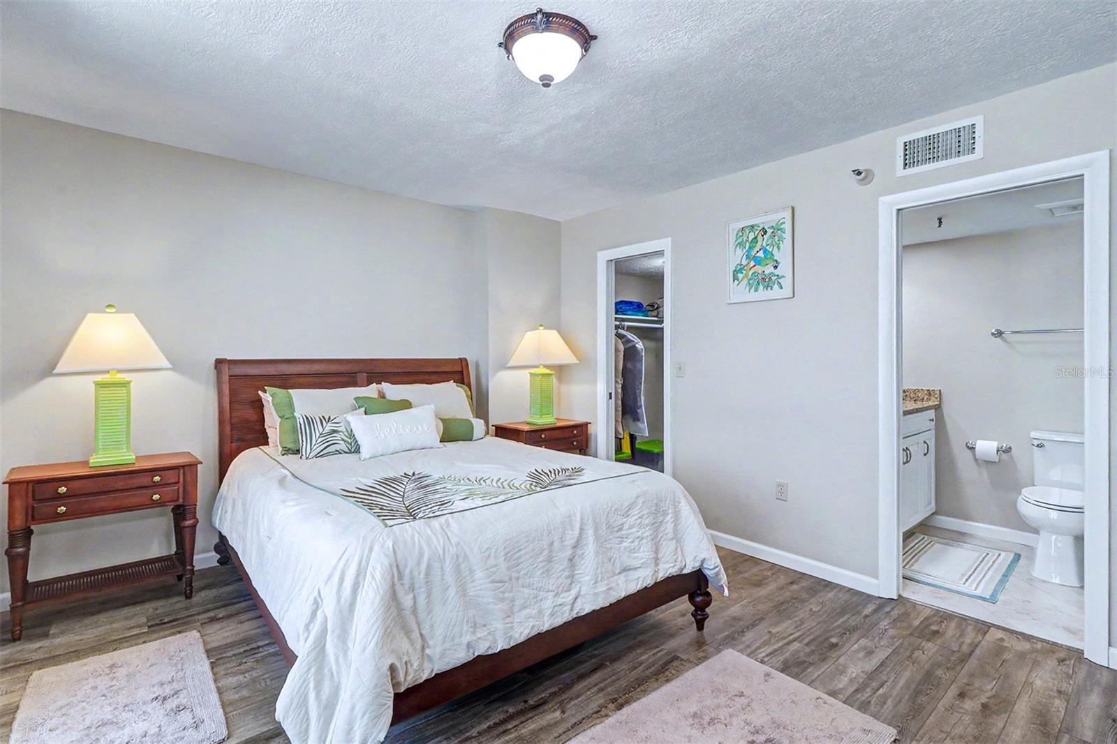 13336 GULF BLVD #204, MADEIRA BEACH, FL, 33708