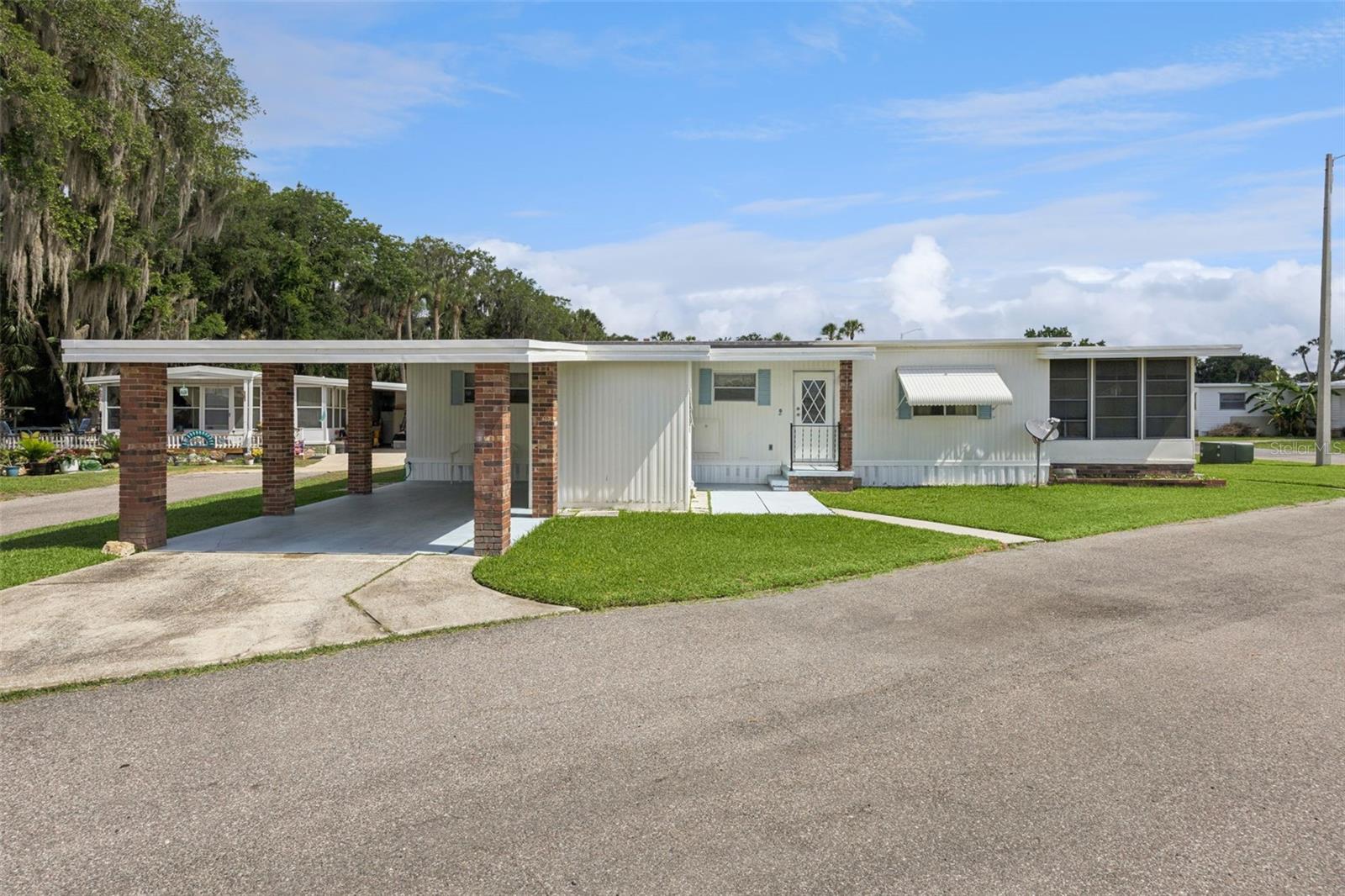 13 COCOS PLUMOSA DR #B, EUSTIS, FL, 32726
