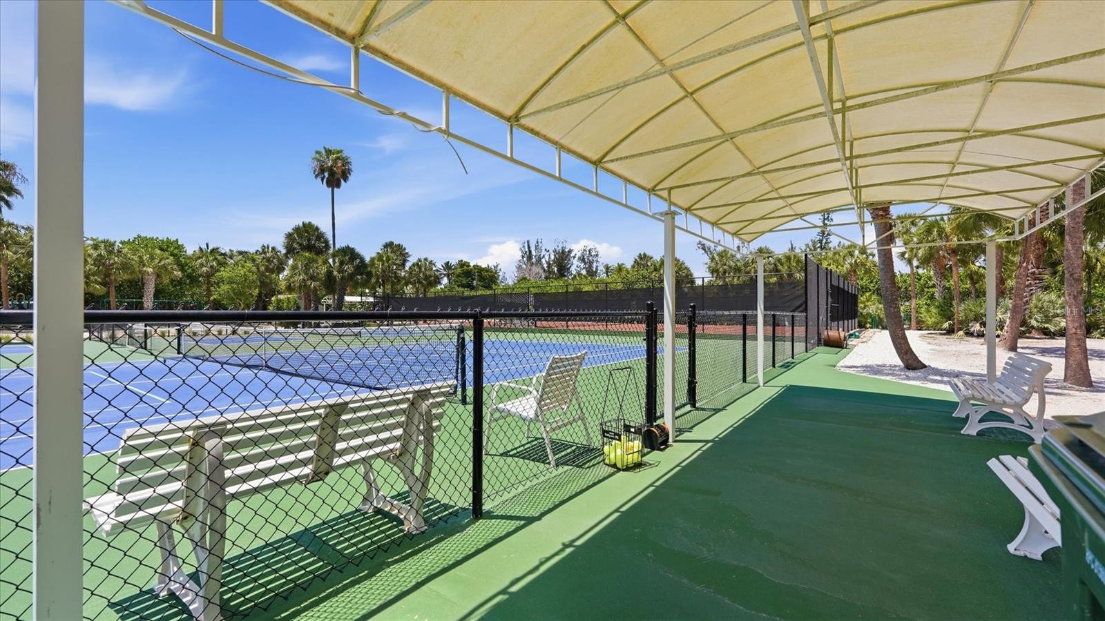7723 SANDERLING RD, SARASOTA, FL, 34242
