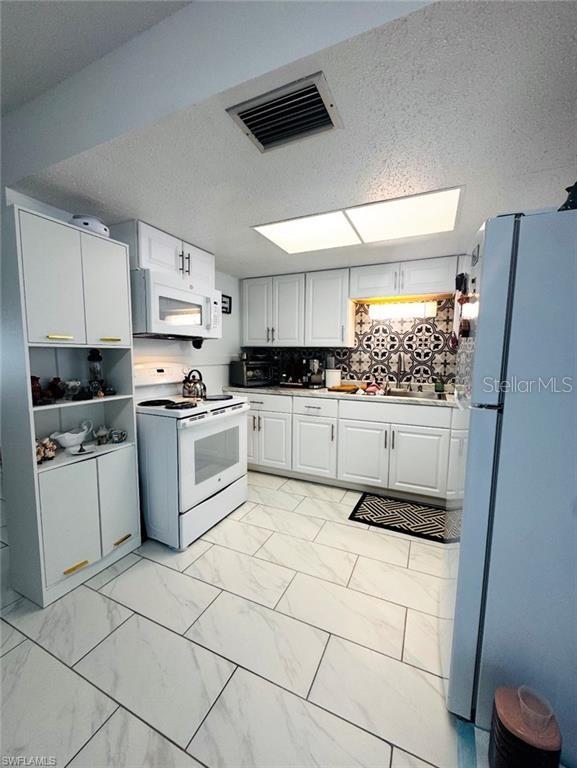 710 AQUI ESTA DR, PUNTA GORDA, FL, 33950