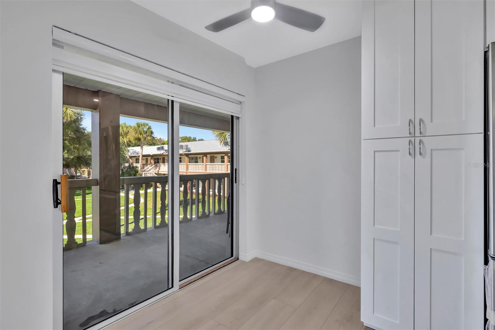 650 PINELLAS POINT DR S #216, ST PETERSBURG, FL, 33705