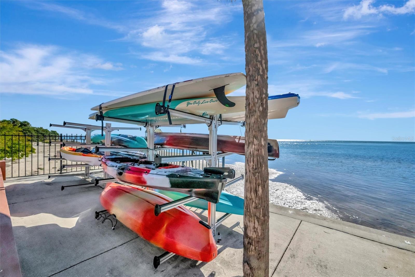 650 PINELLAS POINT DR S #216, ST PETERSBURG, FL, 33705