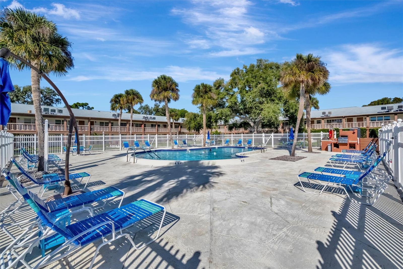 650 PINELLAS POINT DR S #216, ST PETERSBURG, FL, 33705